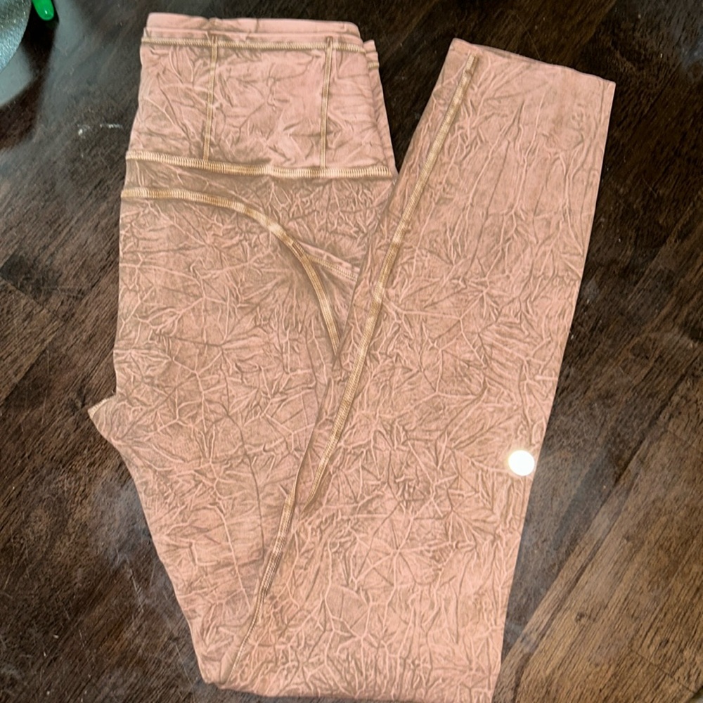Lululemon Size 4. 25” Inseam. Mauve Pattern - image 1